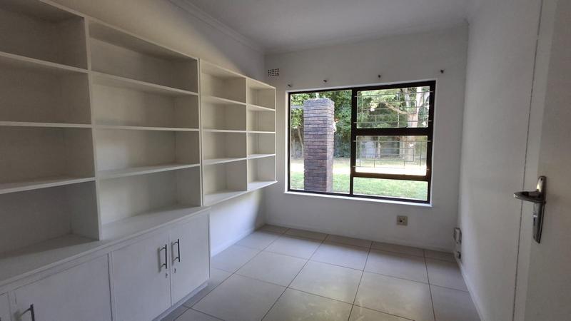 To Let 5 Bedroom Property for Rent in Soneike Western Cape